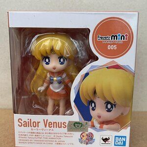 Tamashii Nations - Pretty Guardian Sailor Moon - Figuarts Mini - Sailor Venus 05